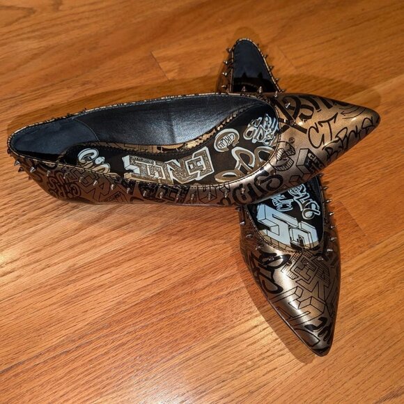 Circus by Sam Edelman Gold and Black Flats with Pointed Toe - Picture 2 of 4